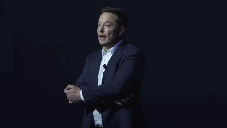 The Pope Says He's Concerned About How Much Money CEOs Like Elon Musk Make